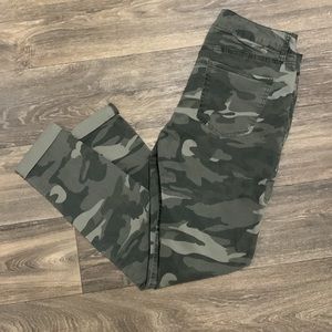 Camo jeans skinny straight size 10 Refuge